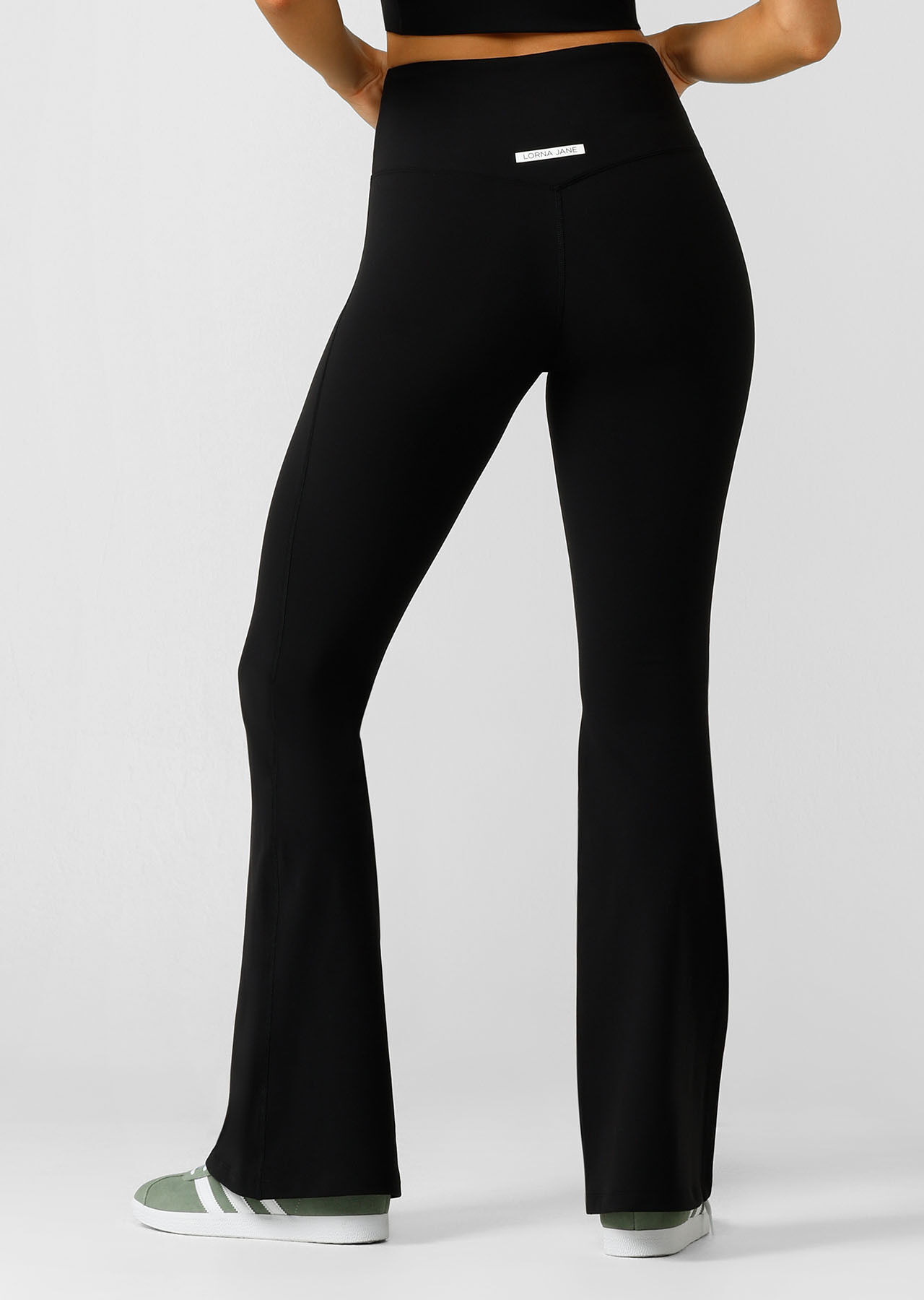 Yoga pants with sale phone pocket on leg